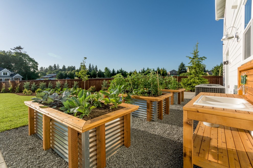 Design ideas for a country garden in Portland.