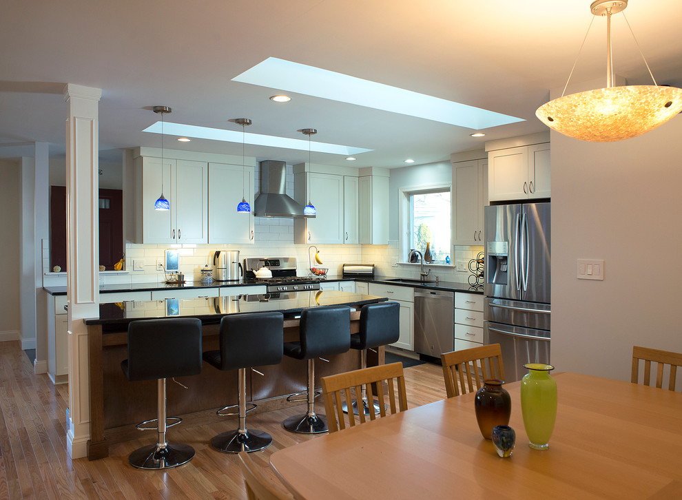 Home design - transitional home design idea in DC Metro