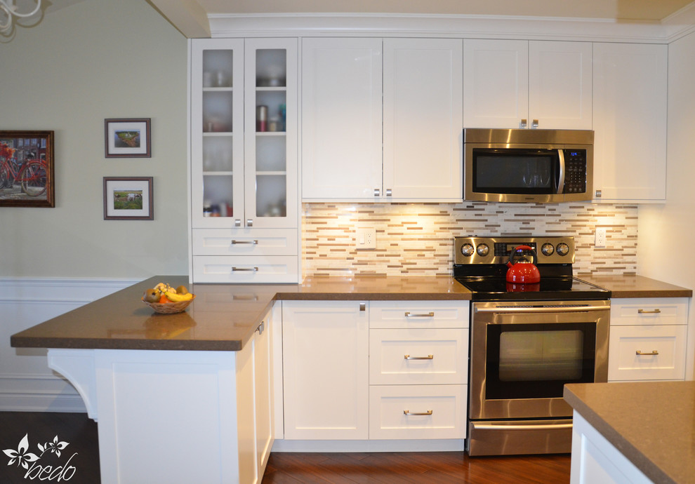Inspiration for a transitional kitchen remodel in Toronto