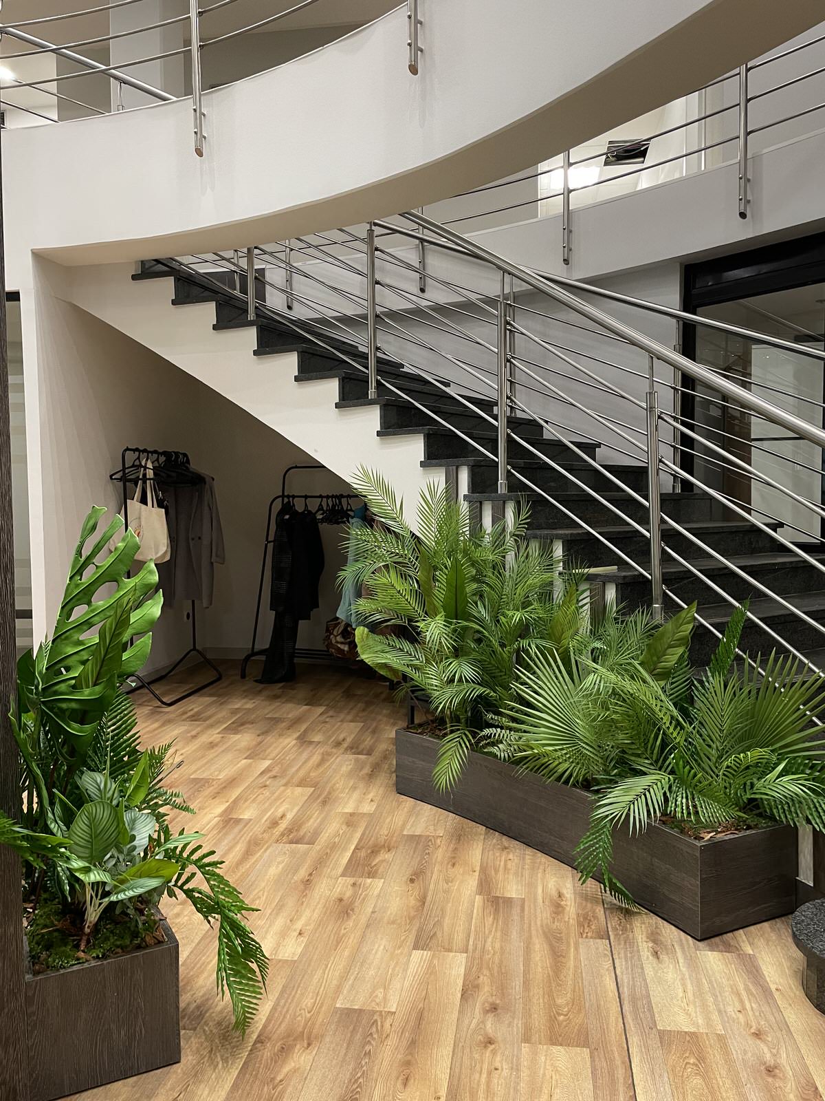 Чайка Плаза - внутреннее озеленение