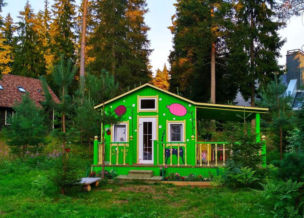 Домик в соснах