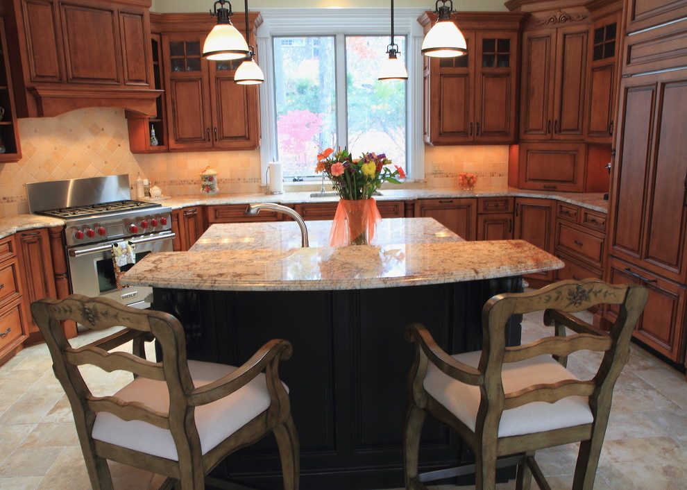 Design ideas for a traditional kitchen in Newark.