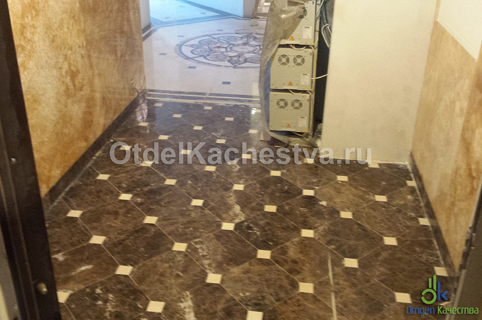 Укладка мрамора в холле