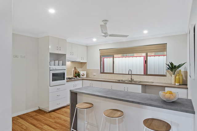 Kitchen transitional-kitchen