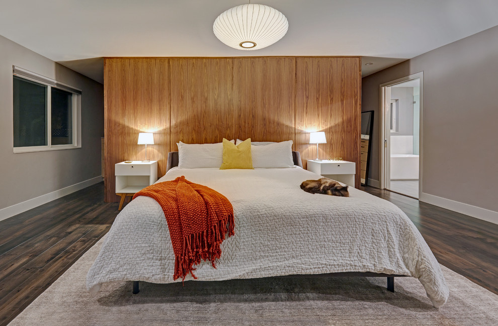 This is an example of a mid-sized contemporary bedroom in Sacramento.