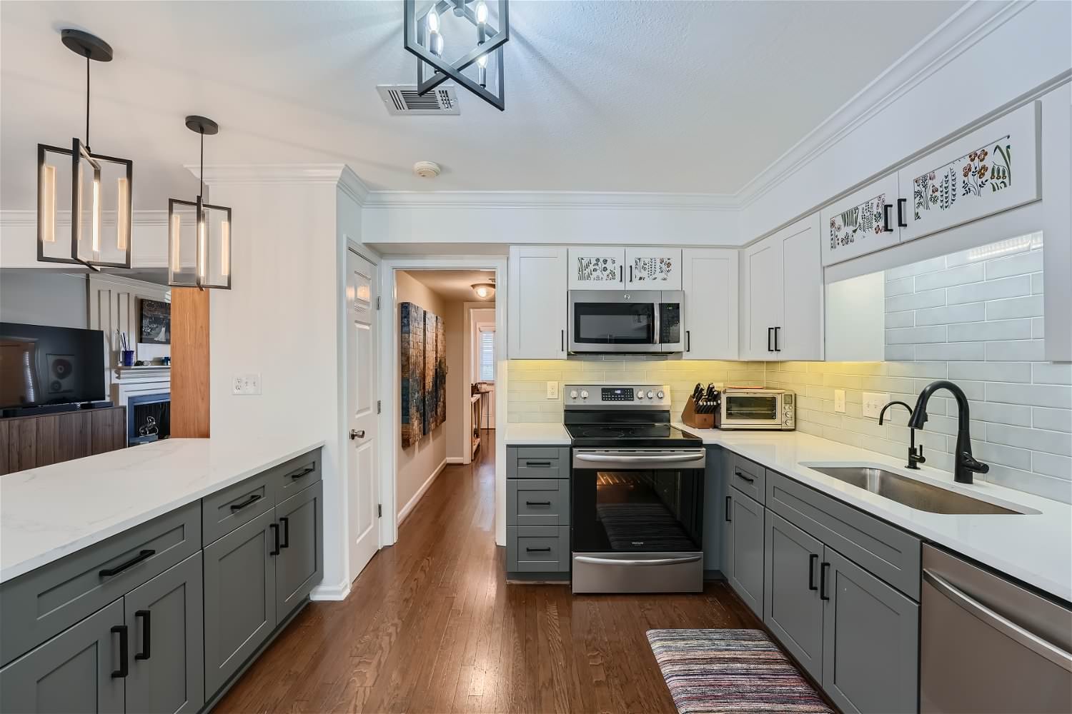 Kitchen photo in Atlanta