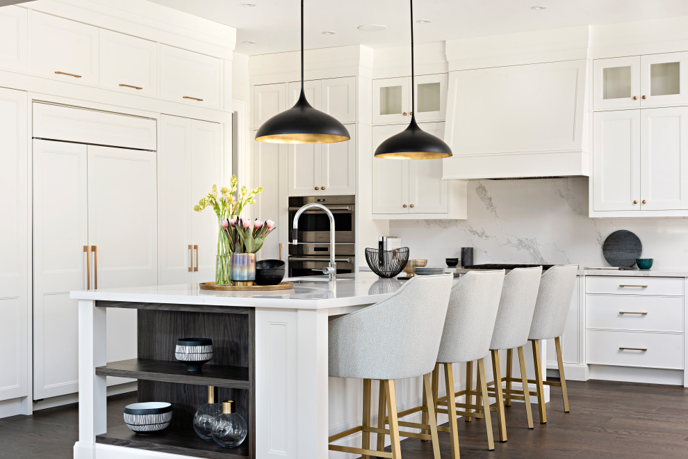 Transitional kitchen photo in Toronto