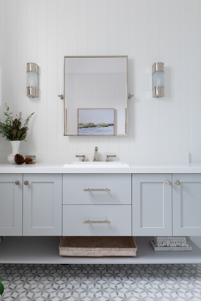 This is an example of a beach style bathroom in Perth.