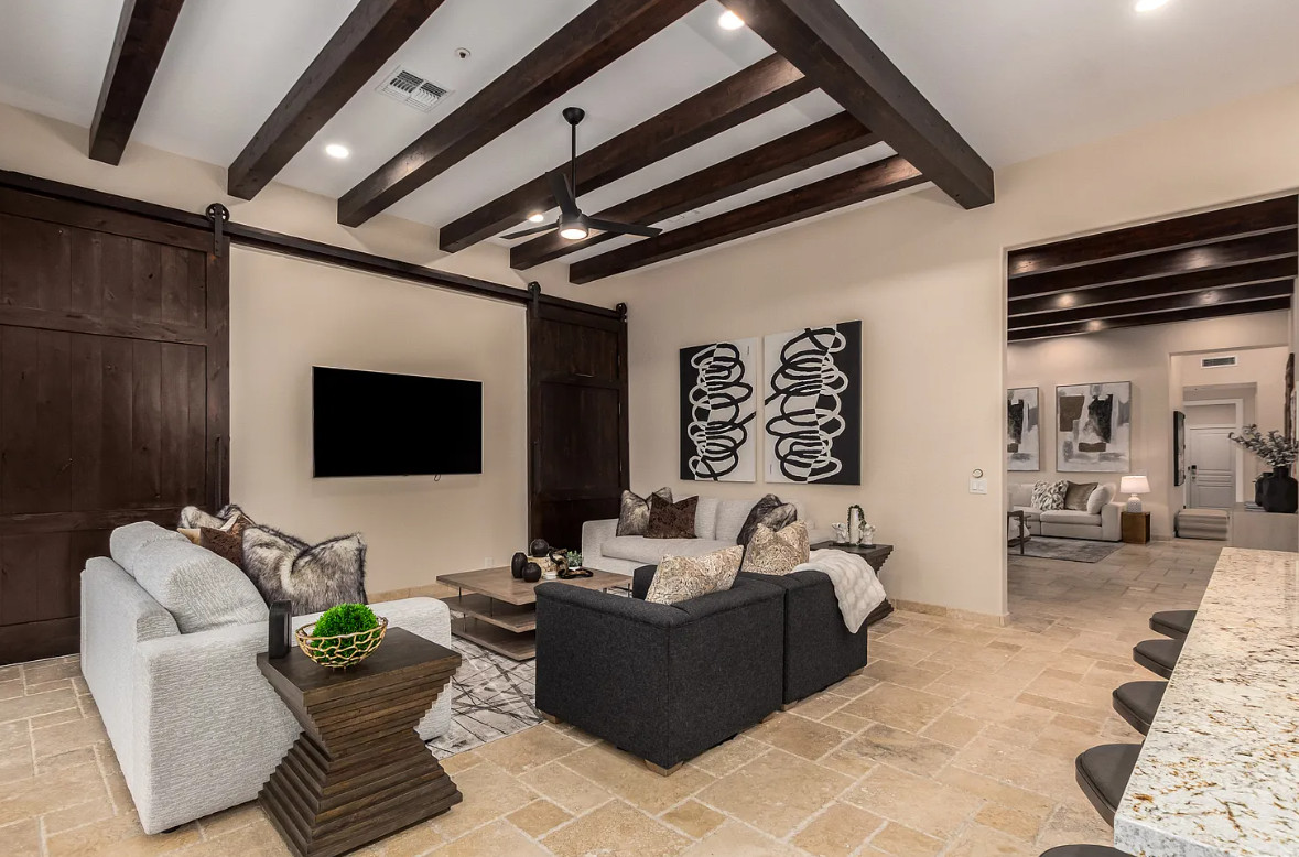 Neiman's Residence