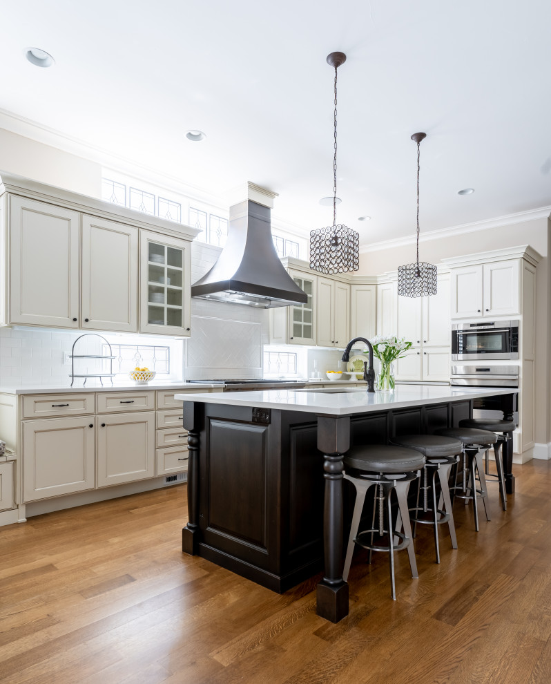 Transitional Yet Contemporary Staging