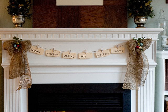 Christmas Decorations rustic-living-room