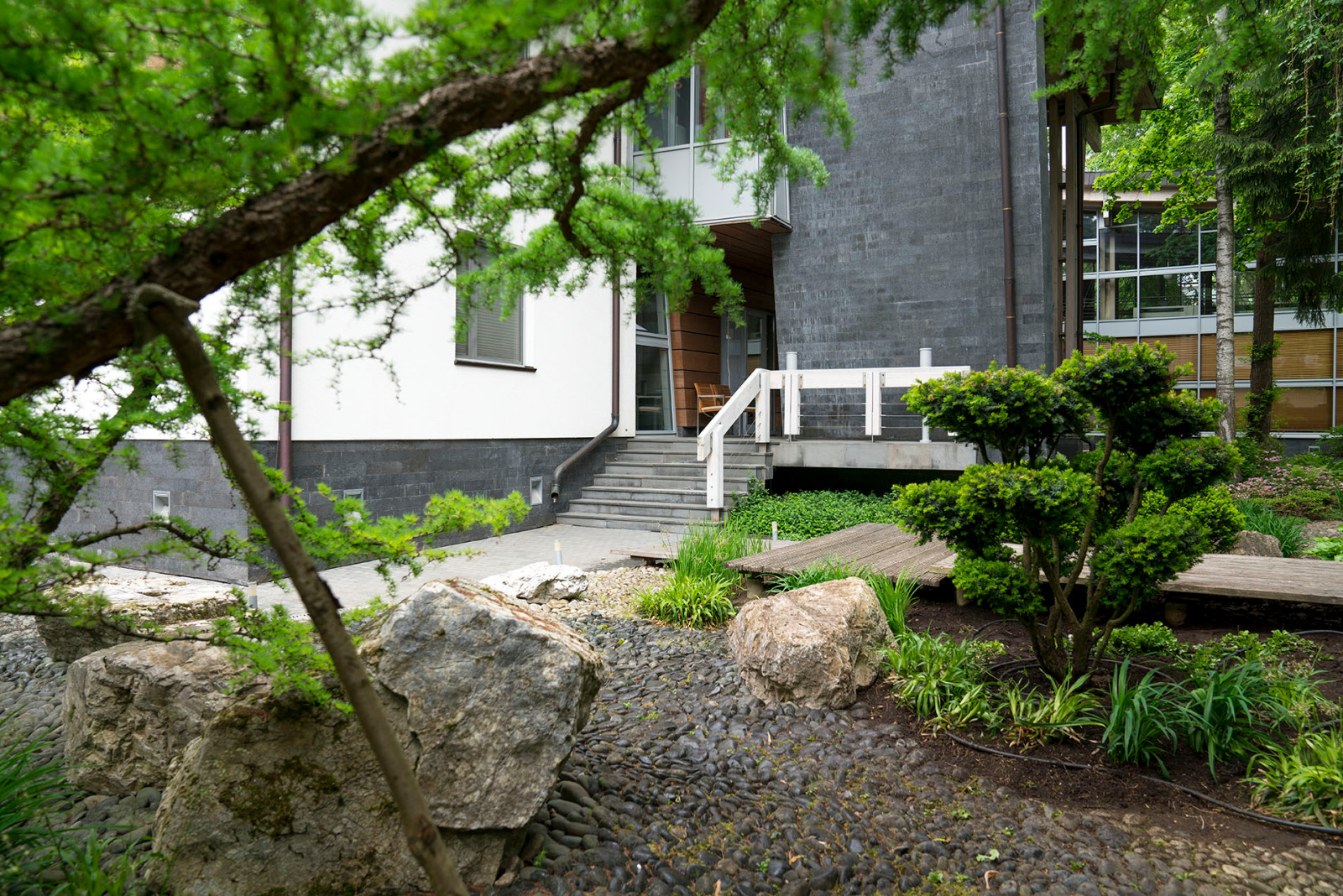 Сад с японским характером в КП  "Ландшафт", Усово 2010 г