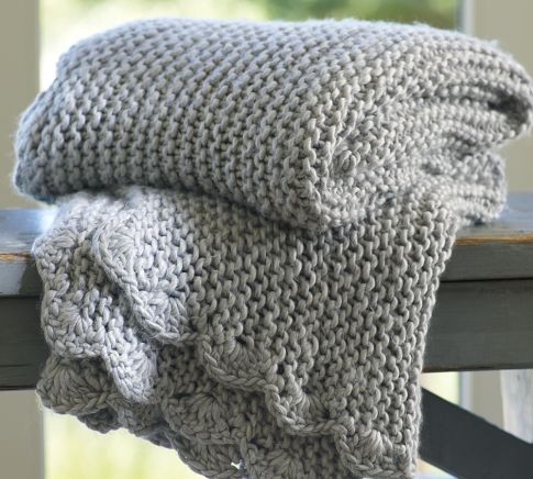 Scallop-Knit Throw