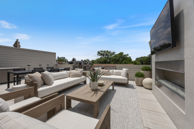 End Unit - Modern Transitional Luxury Rowhome | Heritage Place Naperville, IL contemporary-courtyard
