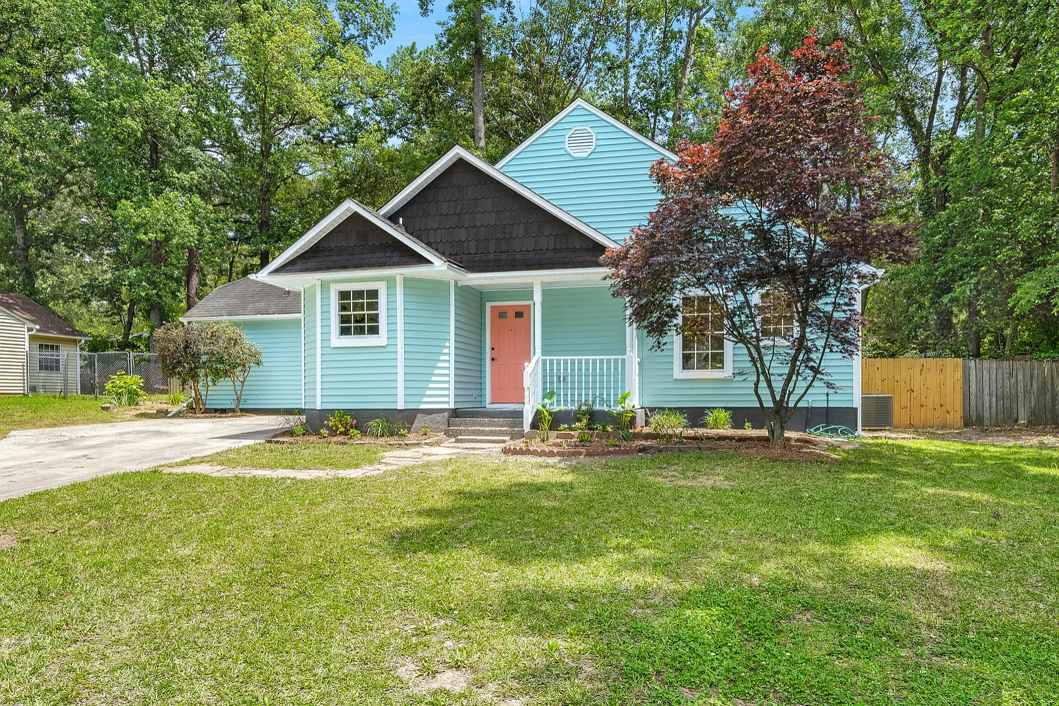 Hummingbird Ave House