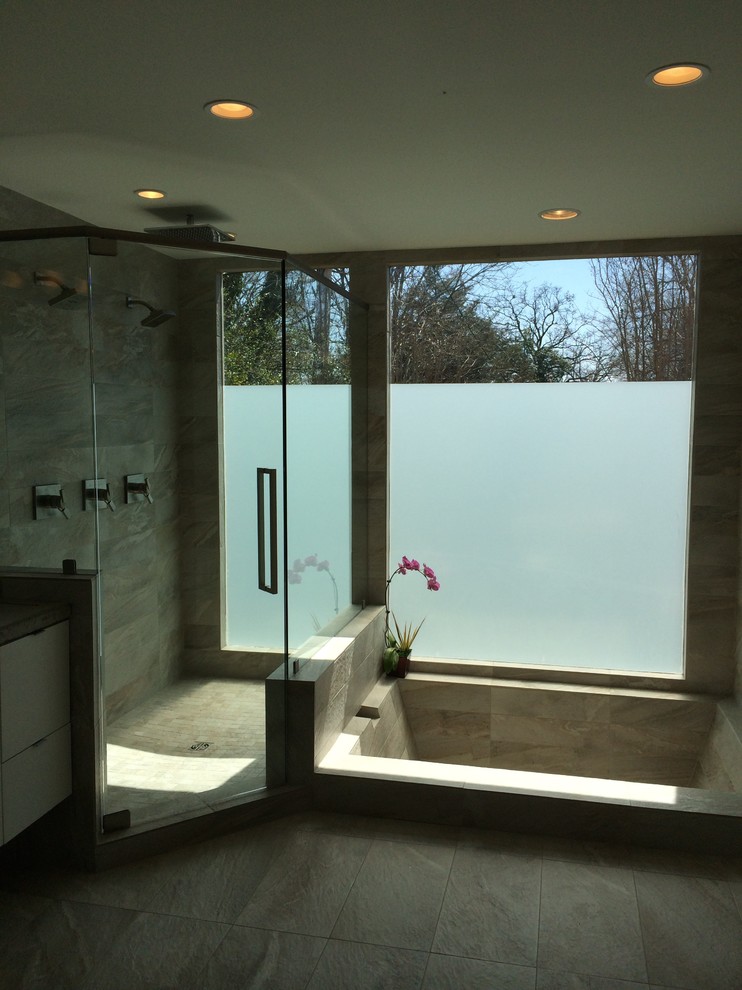 Foto di una stanza da bagno contemporanea