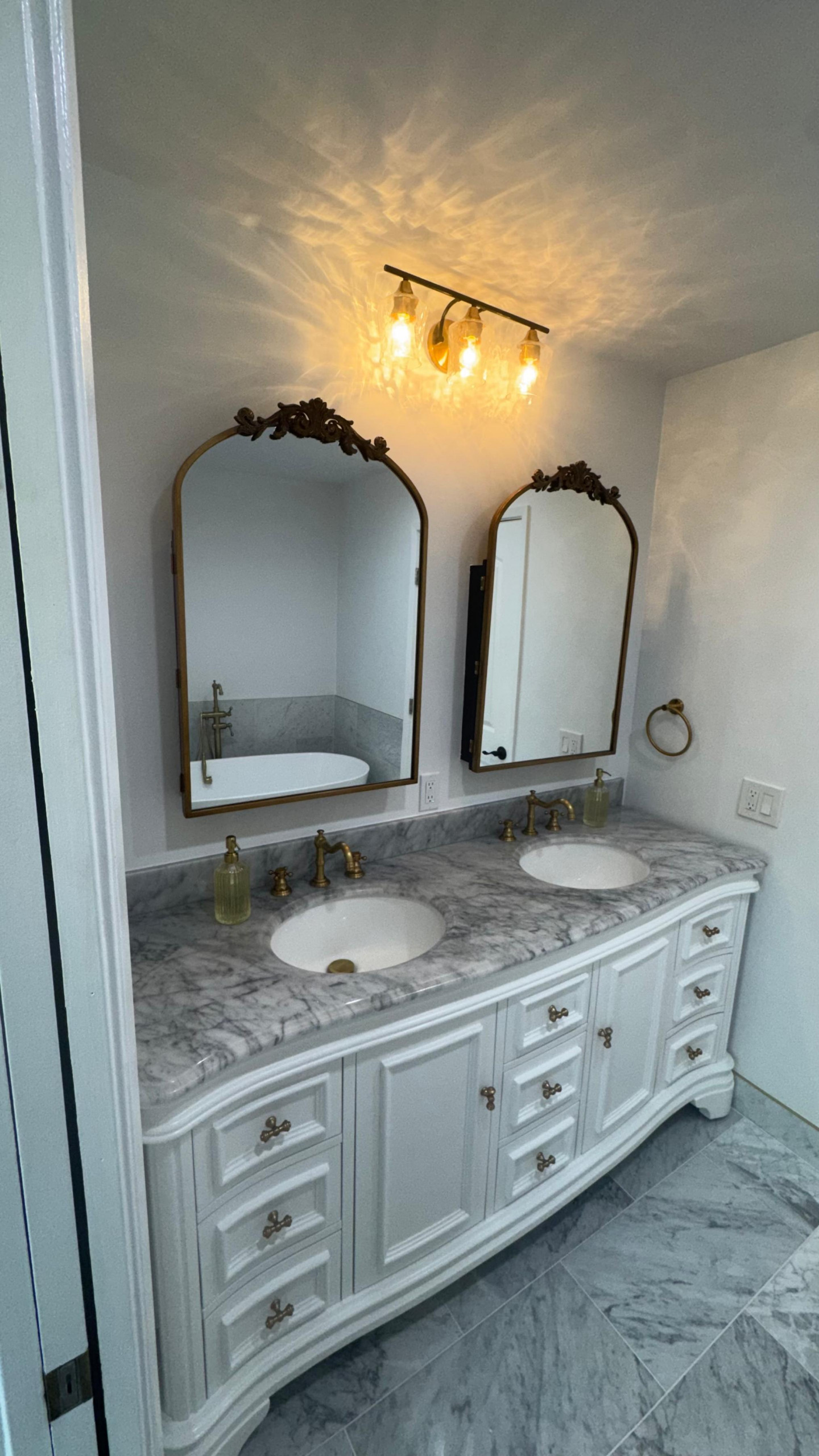 Master Bathroom - Chatsworth