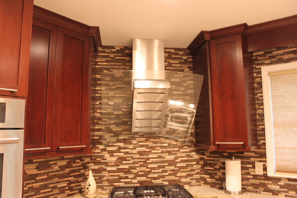 Kitchen - kitchen idea in New York