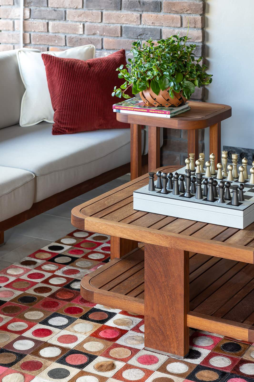 УЮТНАЯ БЕСЕДКА В ЗАГОРОДНОМ ДОМЕ