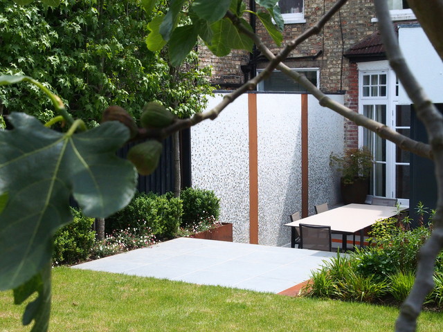 Muscle Hill garden contemporary-garden