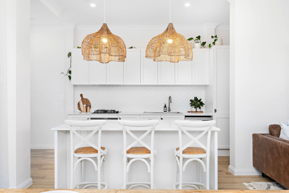 Design ideas for a tropical kitchen in Wollongong.
