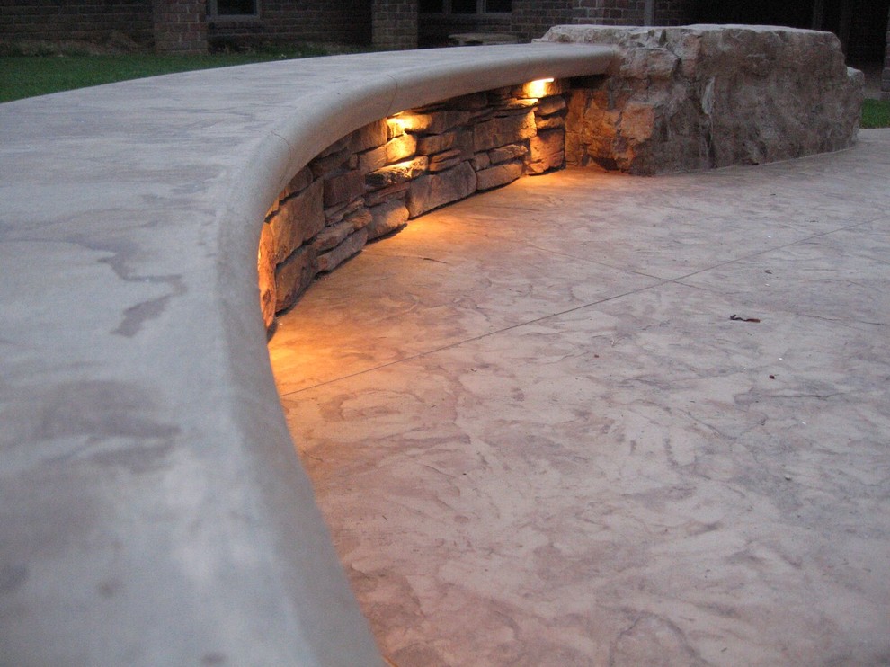 Inspiration for a transitional patio remodel in Cedar Rapids