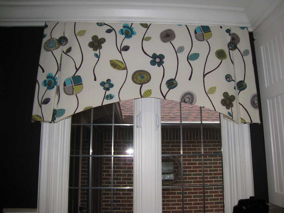 Inspiration for a transitional kitchen remodel in Indianapolis