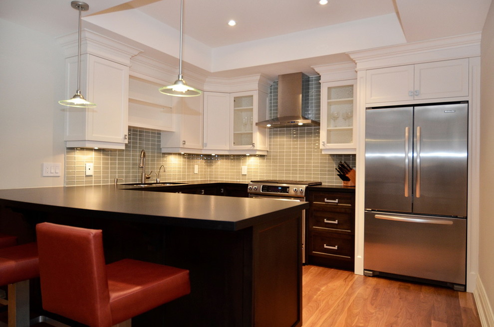 Inspiration for a transitional kitchen remodel in Toronto