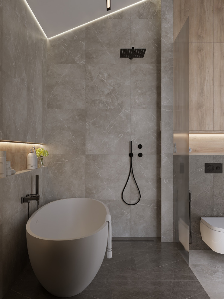 Отдельно стоящая ванная с большими окнами