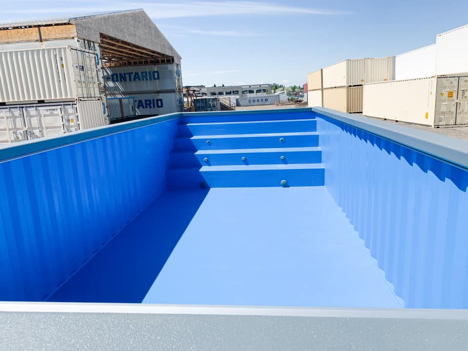 Transitional pool photo in Calgary