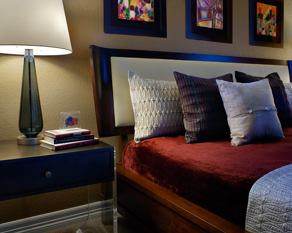 Bedroom - transitional carpeted bedroom idea in Denver with beige walls