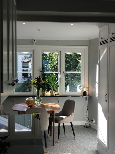 Radhuset transitional-kitchen