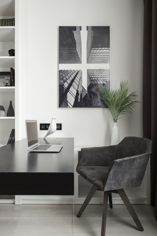 Обзор современной квартиры 170 квм. Полы без плинтуса. Двери в потолок.