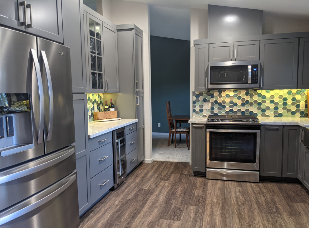 Kitchen - transitional kitchen idea
