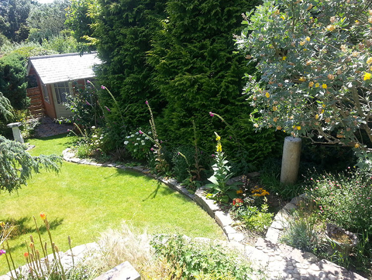 Design ideas for a shabby-chic style garden in Cornwall.
