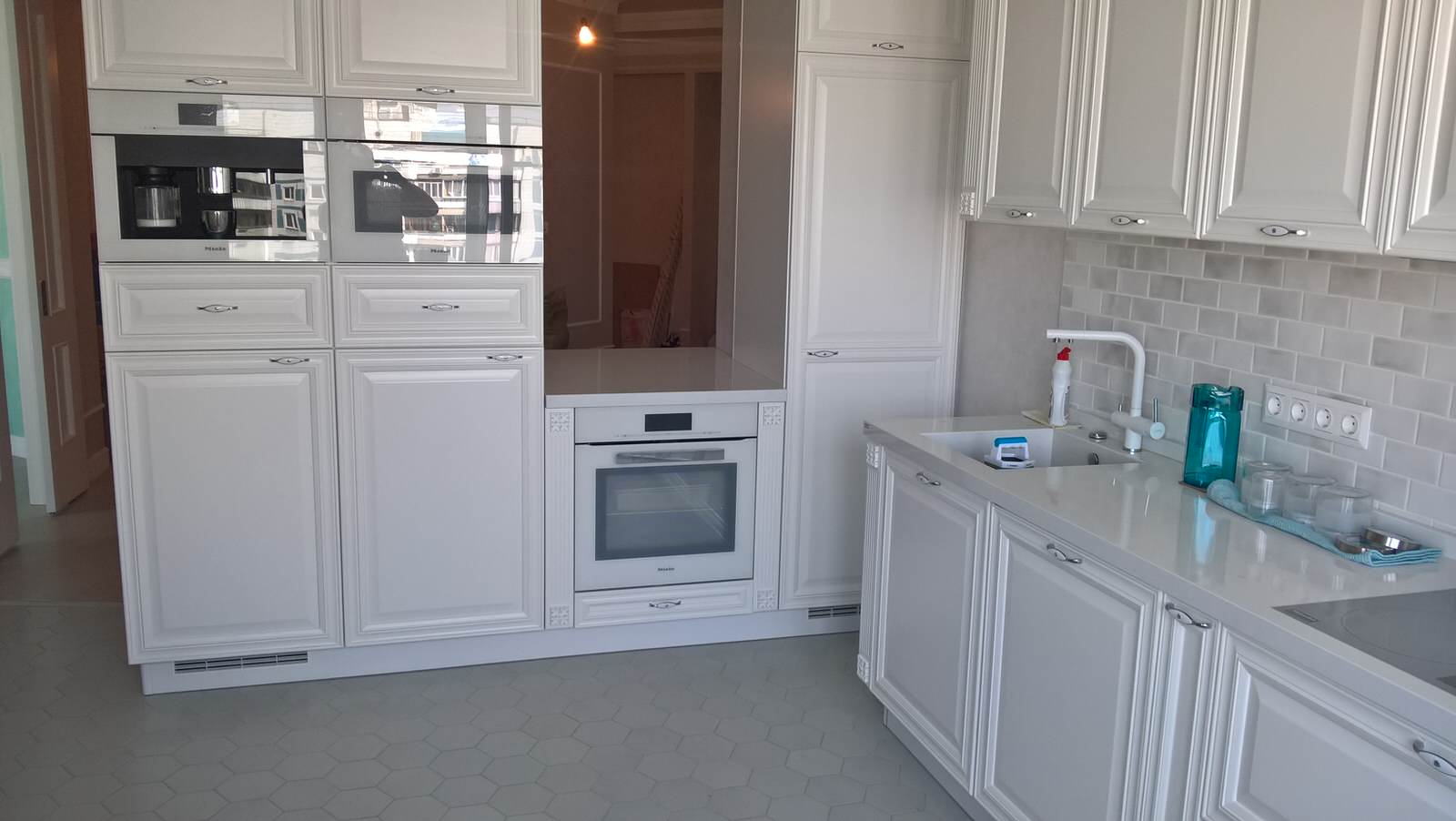 Белая классика-массив ясеня