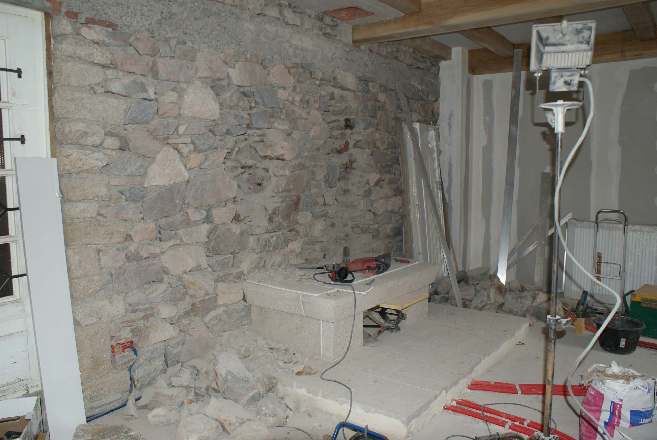 Le chantier - construction de la chaminée