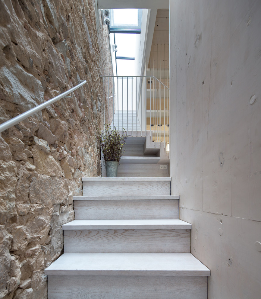This is an example of a contemporary staircase in Barcelona.