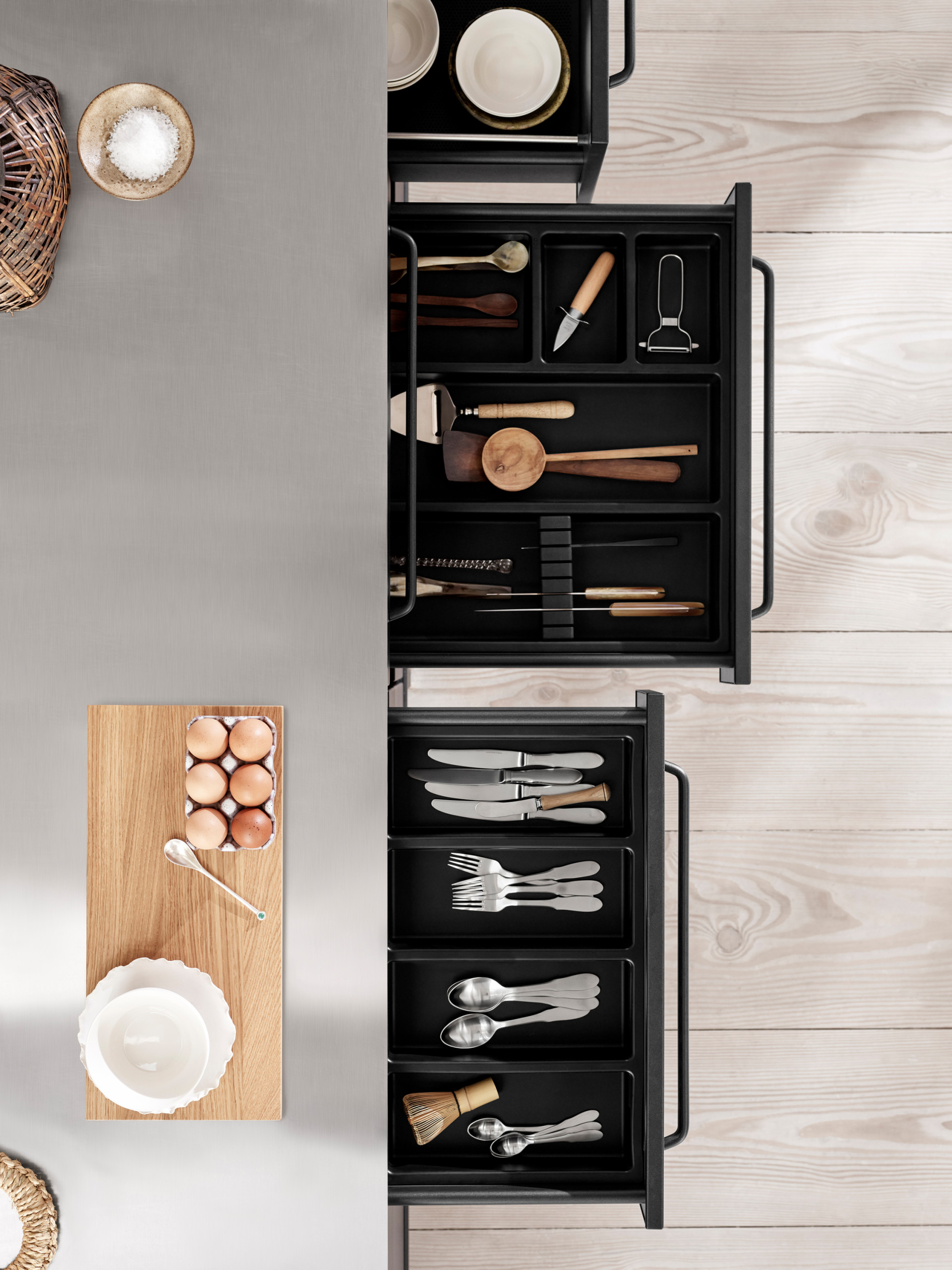 V1 BLACK KITCHEN