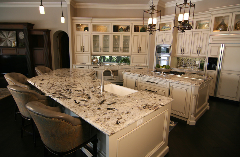 Open concept kitchen - large rustic open concept kitchen idea in Orlando
