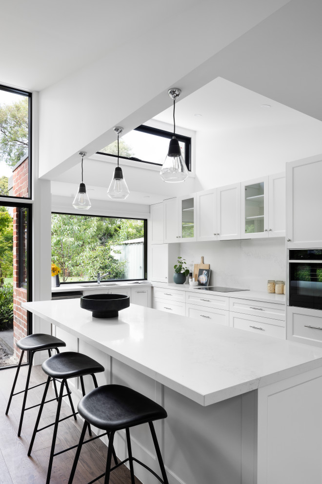 Photo of a classic kitchen in Melbourne.