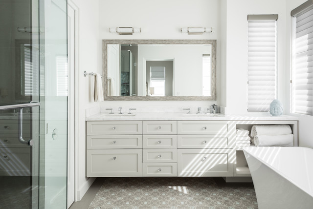 Corona Del Mar Duplex contemporary-bathroom