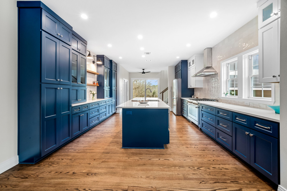 Kitchen - kitchen idea in Austin