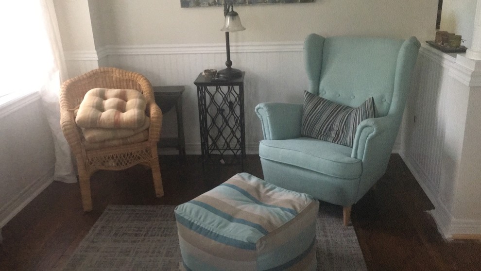 Mismatched ottoman and chair outlet