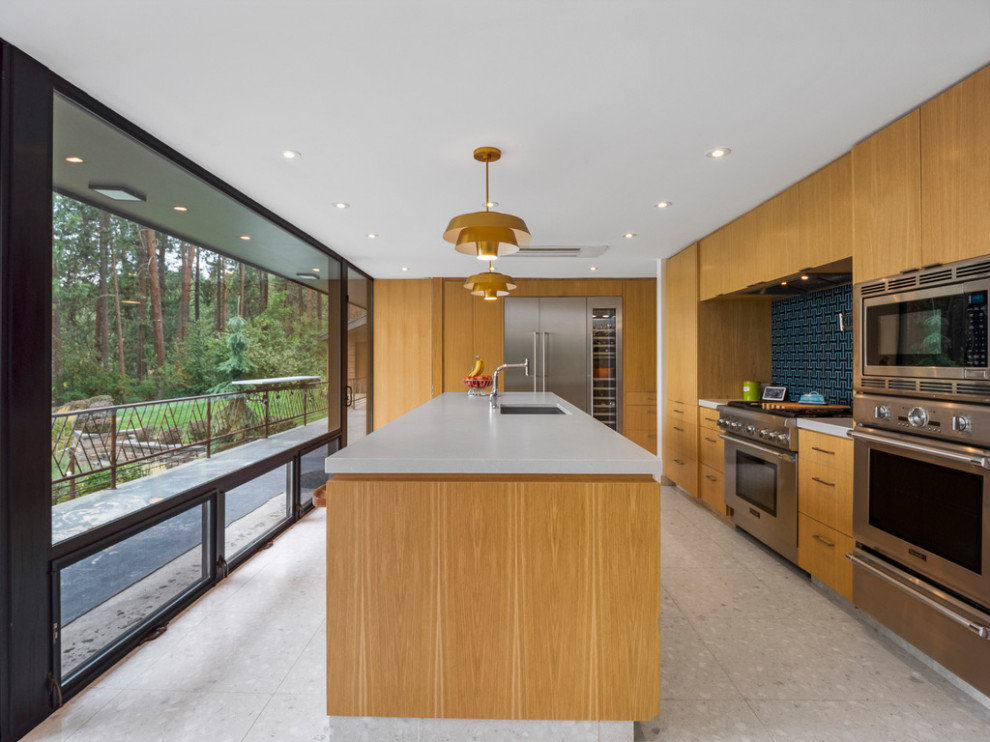 Photo of a midcentury kitchen in Seattle.
