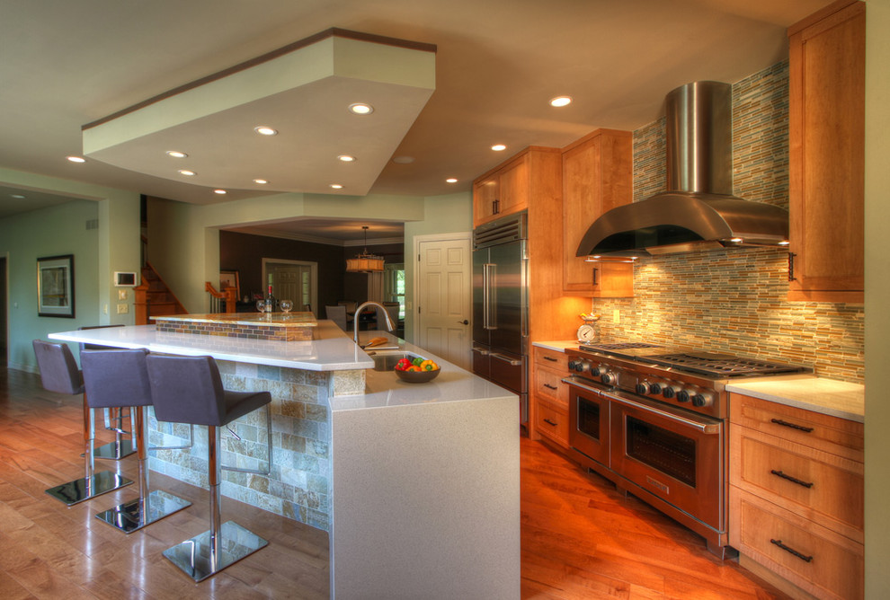 This is an example of a contemporary kitchen in St Louis with stainless steel appliances.