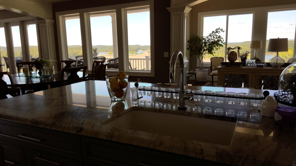 Charleston style. Harbour Point. Lake Lanier.