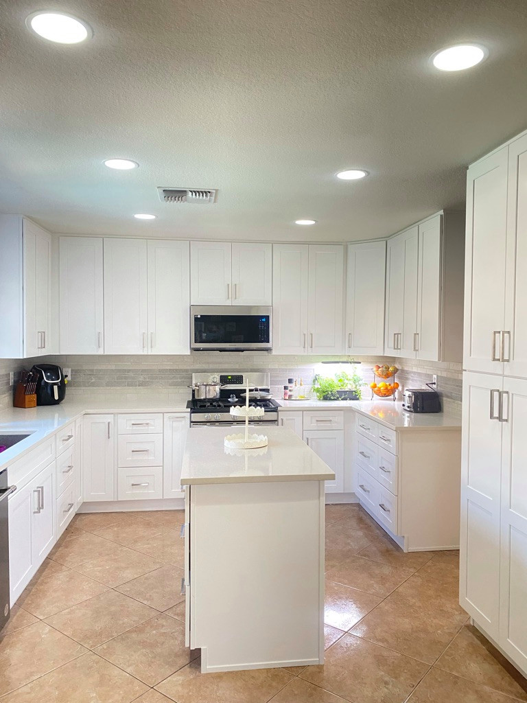 Kitchen - kitchen idea in Phoenix