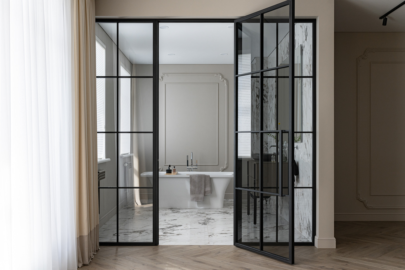 Просторная квартира с ноткой Парижского шика