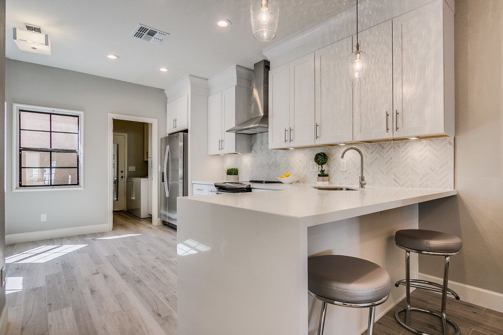 Example of a transitional kitchen design in Phoenix